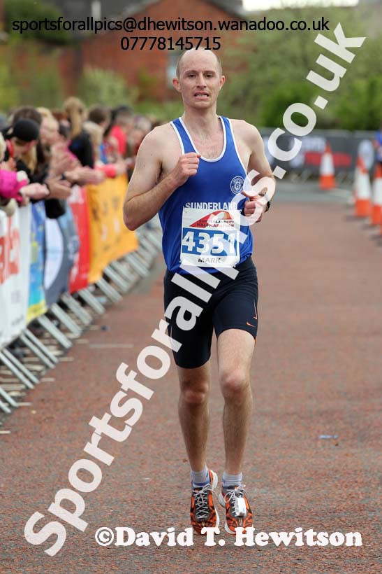 Mark Hood (Sunderland) 4th in the Sunderand City Half Marathon. Photo: David T. Hewitson/Sports for All Pics